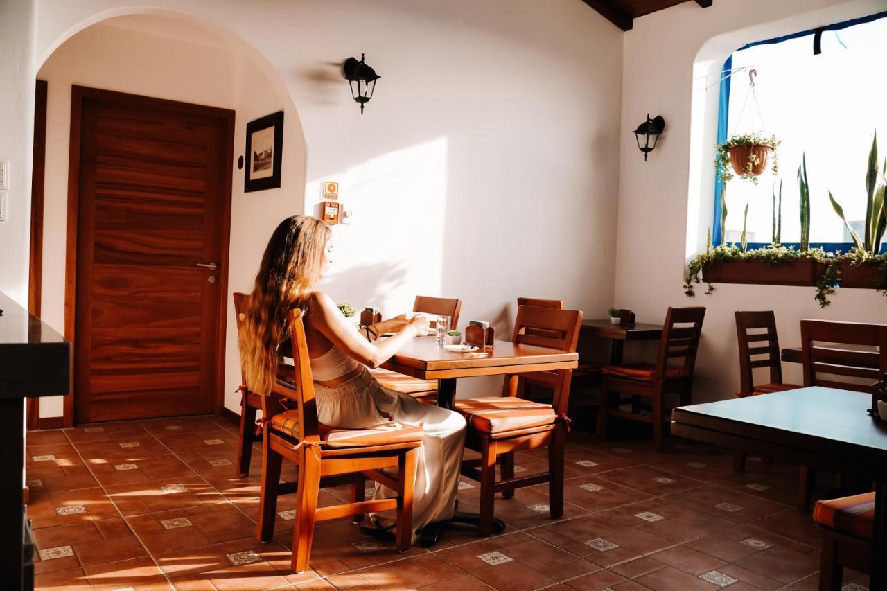 Hotel Cucuve Пуерто Айора Екстериор снимка